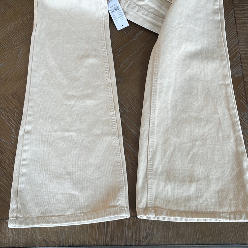John Galt/Brandy Melville Winter White Flared Jeans - Picture 9 of 9